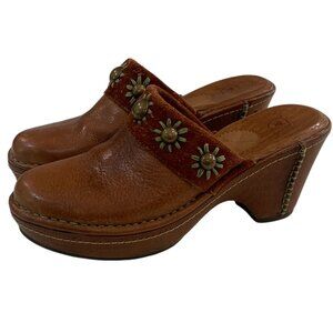 Ariat Women’s Studded Slip On Mule Clogs Heels Caramel Leather Shoes Size 8.5